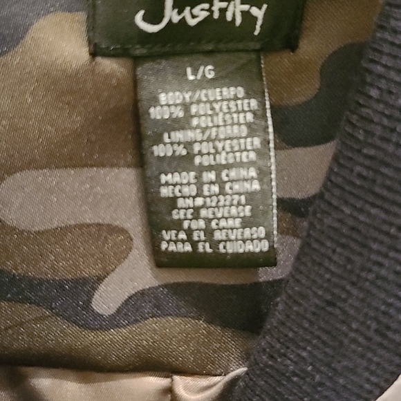 Justify Lightweight Camouflage Jacket - Picture 4 of 11